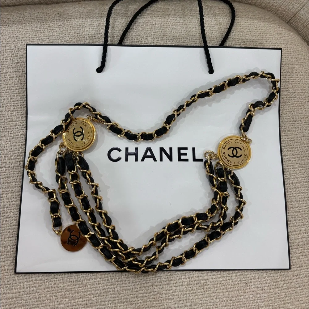 Authentic ICONIC RARE CHANEL Rue 31 Cambon vintage leather medallion belt 98cm
